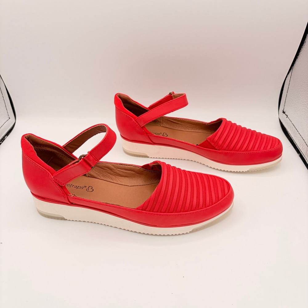 Baretraps Mary Jane Platform Shoes Size 9 Red Casual Comfort Wedge Sneakers